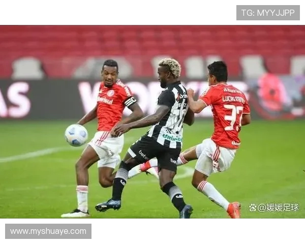 博卡青年与亚松森自的激烈对决展现足球魅力与战术智慧